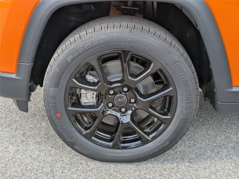 New 2026 Jeep Compass Latitude AWD/4WD image 12