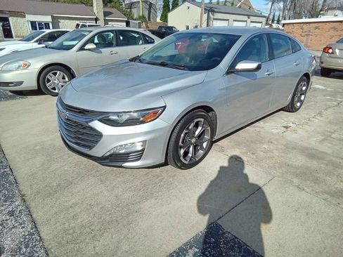 Used 2020 Chevrolet Malibu LT image 1