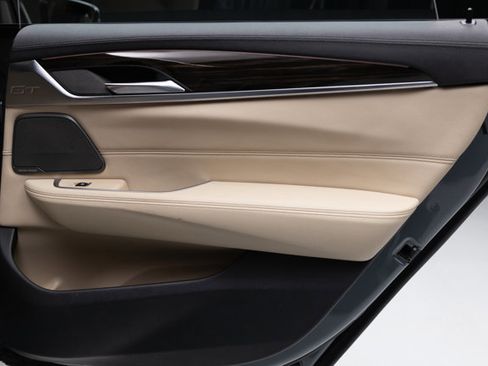 Used 2019 BMW 640i Gran Turismo xDrive image 61