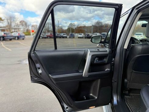 Used 2021 Toyota 4Runner SR5 Premium image 13