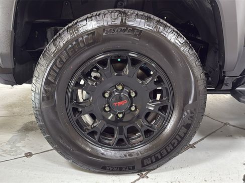 Certified 2025 Toyota 4Runner TRD Off-Road image 22