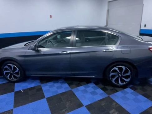 Used 2017 Honda Accord EX-L image 5