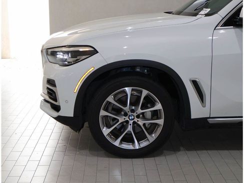Used 2023 BMW X5 xDrive40i w/ Premium Package AWD/4WD image 4