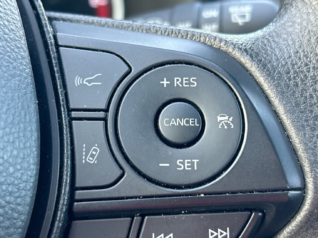 Certified 2025 Toyota RAV4 XLE w/ Convenience Package FWD image 18
