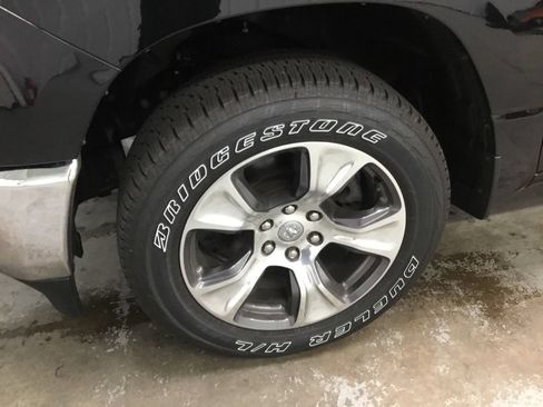 Used 2023 RAM 1500 Laramie AWD/4WD image 4
