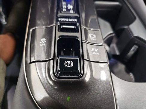 Used 2025 Toyota Crown AWD/4WD image 24