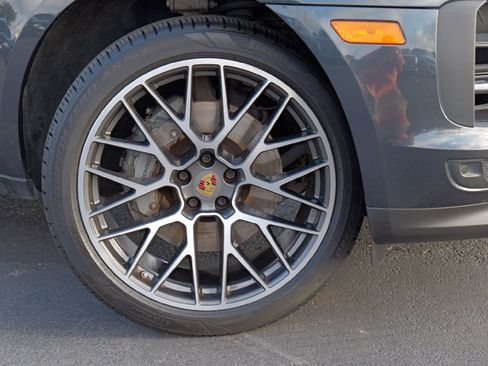 Used 2021 Porsche Macan S image 2