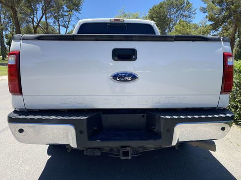 Used 2011 Ford F250 Lariat w/ Lariat Interior Pkg image 8