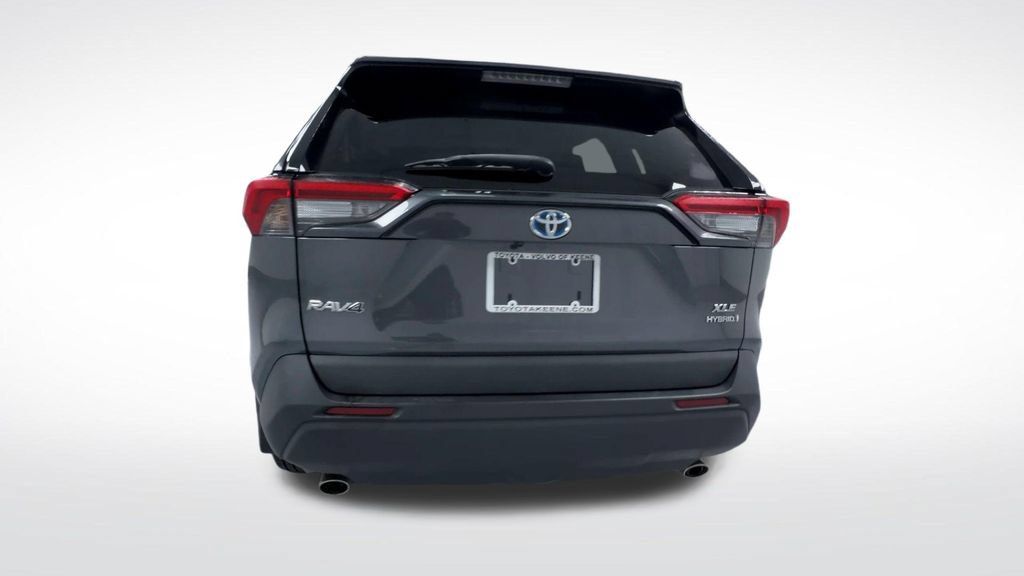 Used 2021 Toyota RAV4 XLE w/ Convenience Package AWD/4WD image 7