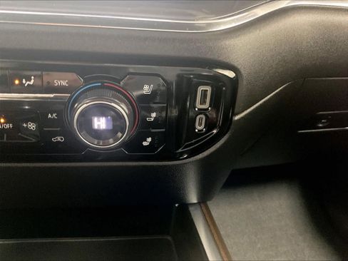 Used 2023 Chevrolet Silverado 1500 High Country w/ Technology Package image 26