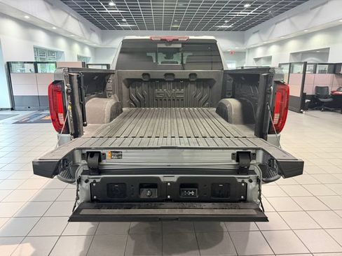 Used 2023 GMC Sierra 1500 AT4 w/ AT4 Premium Package AWD/4WD image 7