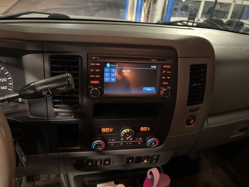 Used 2016 Nissan NV 3500 SL image 6