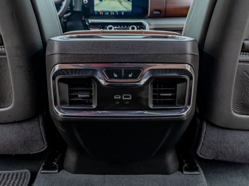 Used 2025 GMC Sierra 2500 Denali Ultimate image 33