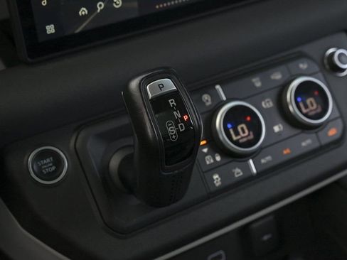 Used 2021 Land Rover Defender 110 SE image 37