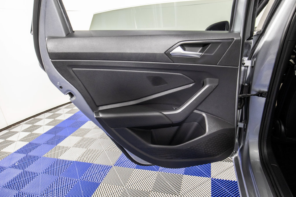 Used 2020 Volkswagen Jetta R-Line FWD image 15