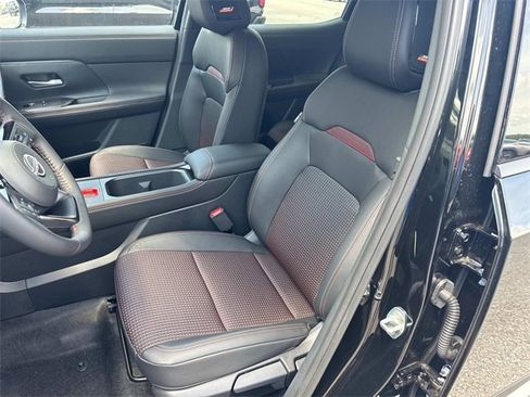 New 2025 Nissan Kicks SR w/ SR Premium Package image 23