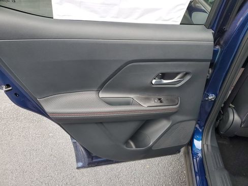 Used 2025 Nissan Kicks SR image 8