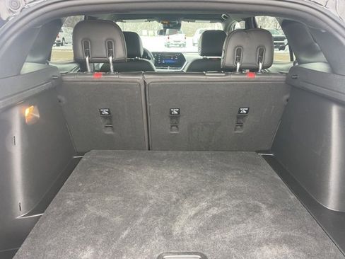 Used 2025 Chevrolet Trax RS w/ Driver Confidence Package image 35