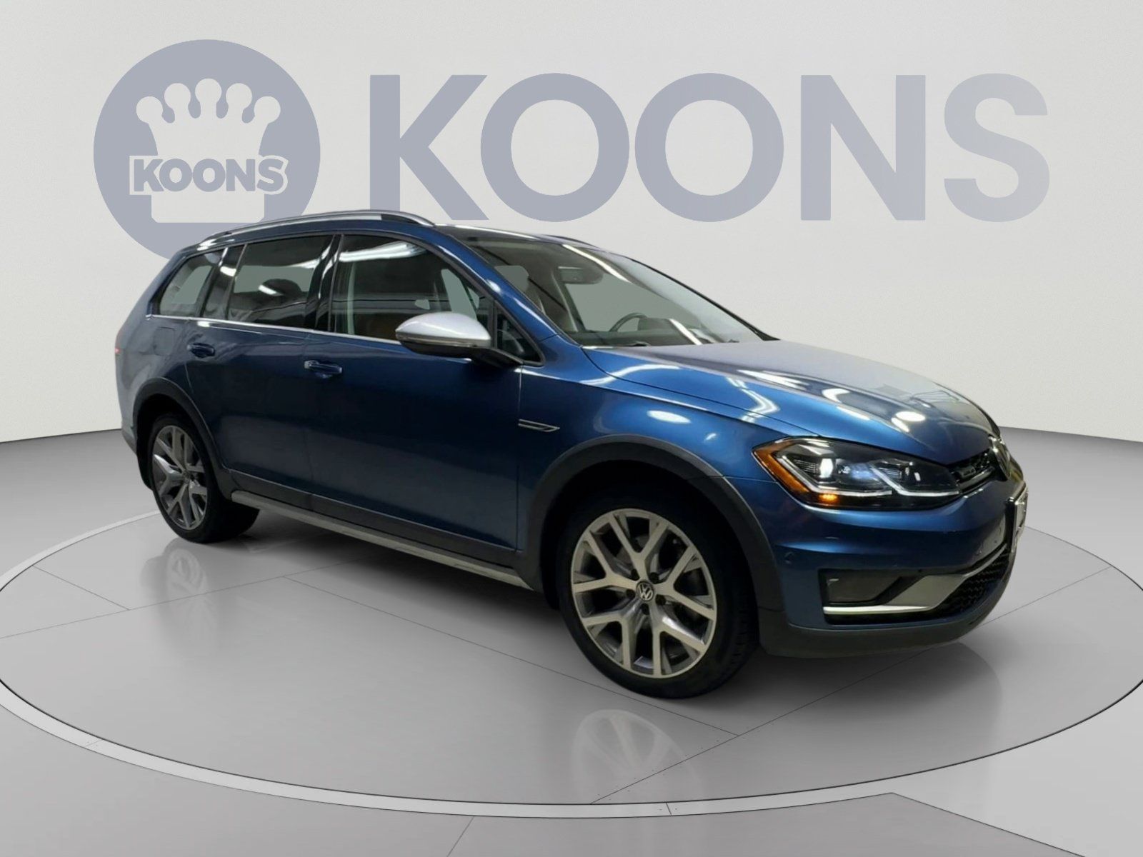 Used 2019 Volkswagen Golf Alltrack SEL AWD/4WD image 2
