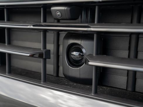 Certified 2025 Porsche Cayenne image 26