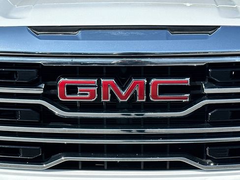 Used 2024 GMC Sierra 1500 SLT image 46