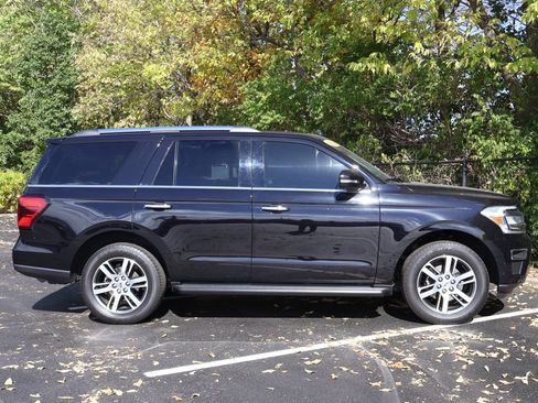 Used 2024 Ford Expedition Limited image 9