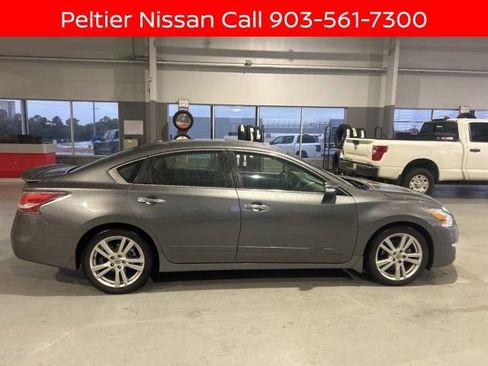 Used 2015 Nissan Altima 3.5 SL FWD image 2