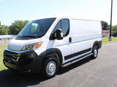 Used 2025 RAM ProMaster 2500 w/ U-Haul Equipment Group FWD image 5