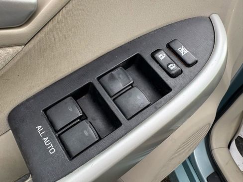 Used 2015 Toyota Prius Two image 17