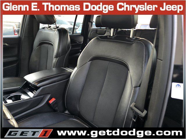 Used 2023 Jeep Grand Cherokee Altitude AWD/4WD image 21