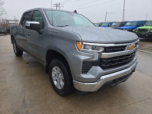 Used 2025 Chevrolet Silverado 1500 LT AWD/4WD image 15
