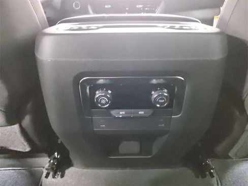 Used 2025 Chevrolet Tahoe LS image 18