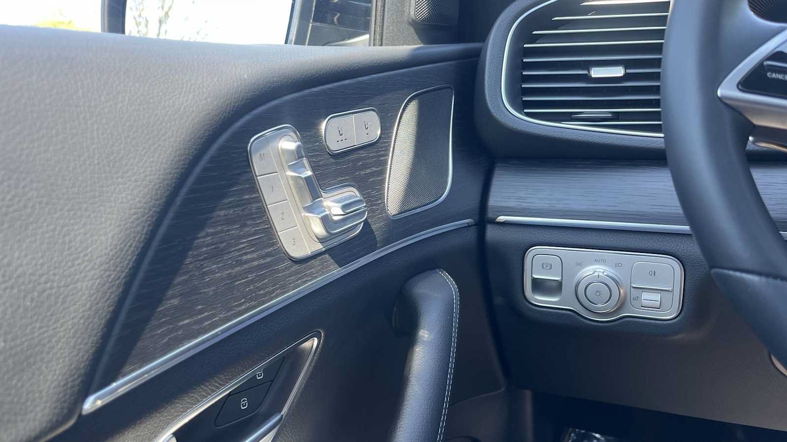 Certified 2025 Mercedes-Benz GLE 350 4MATIC image 28