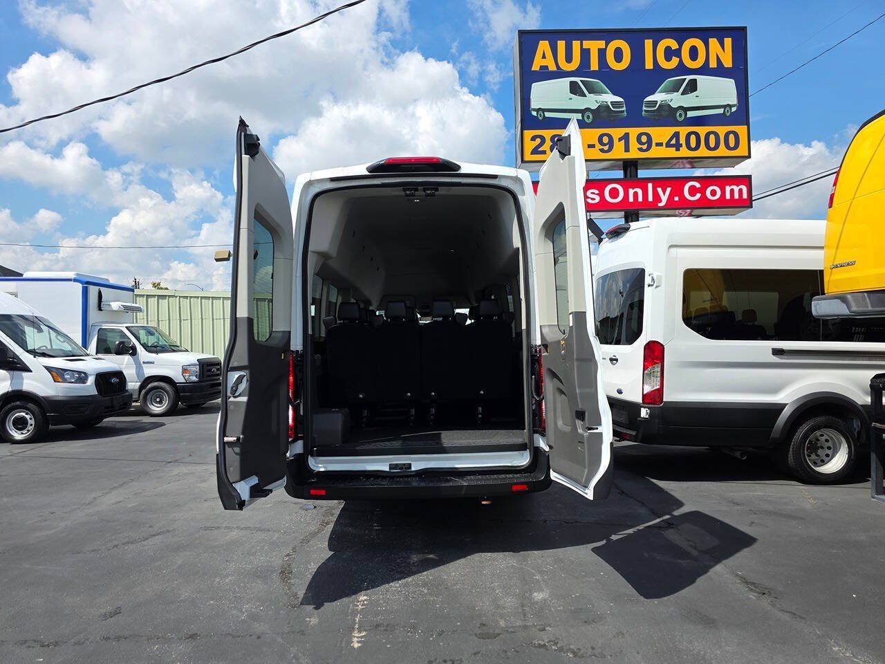 Used 2023 Ford Transit 350 XL RWD image 25