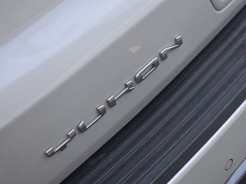 Used 2023 GMC Yukon XL Denali Ultimate AWD/4WD image 12