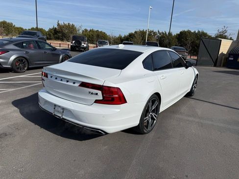 Used 2020 Volvo S90 T6 R-Design image 4