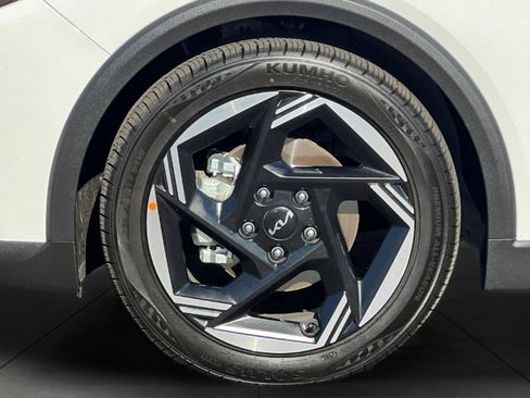 Used 2025 Kia K4 EX image 29