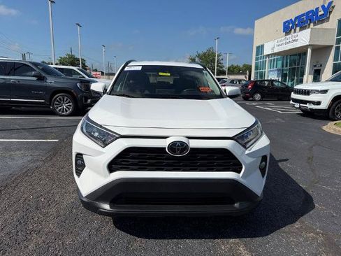 Used 2020 Toyota RAV4 XLE AWD/4WD image 3