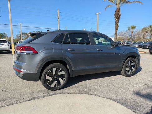 Certified 2024 Volkswagen Atlas Cross Sport SE image 6