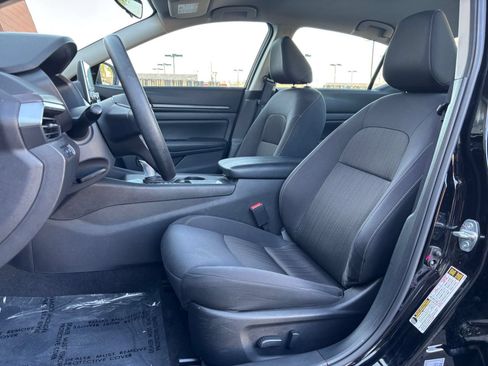 Used 2025 Nissan Altima 2.5 SV FWD image 27