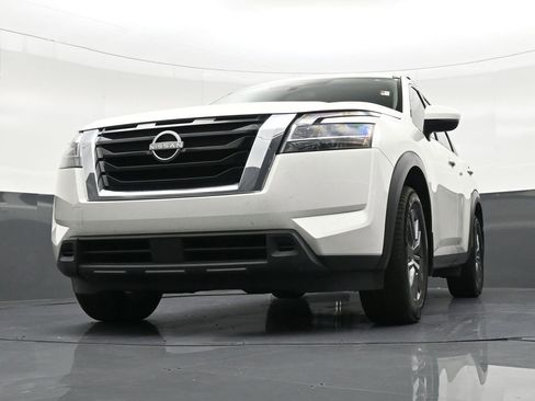 Used 2022 Nissan Pathfinder SV image 31