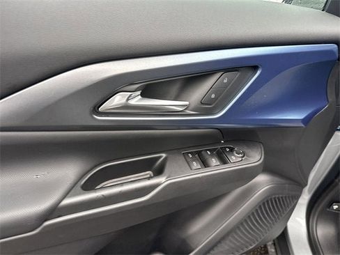 New 2025 Chevrolet Equinox EV LT image 42