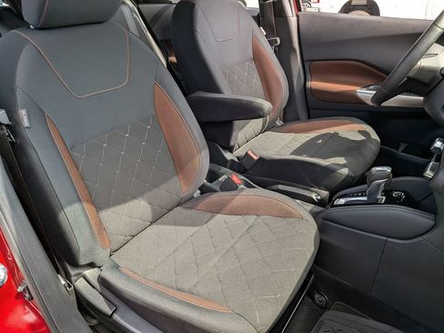 Used 2018 Nissan Kicks SR FWD image 31