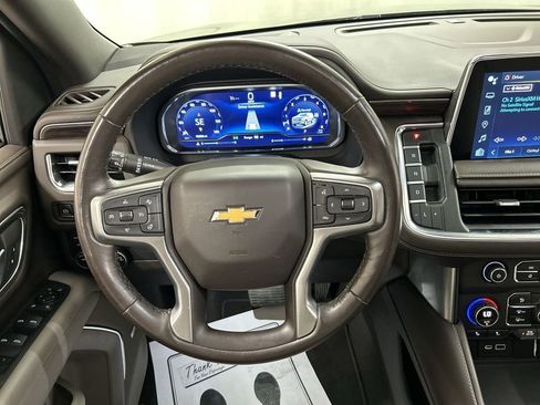 Certified 2022 Chevrolet Tahoe LT w/ Luxury Package AWD/4WD image 4