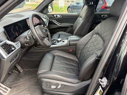 Used 2024 BMW X7 xDrive40i w/ Executive Package AWD/4WD image 3