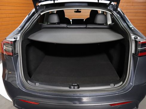 Used 2023 Tesla Model Y Long Range image 54