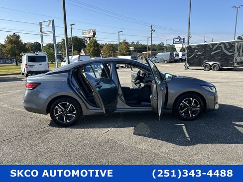 Used 2025 Nissan Sentra SV image 33