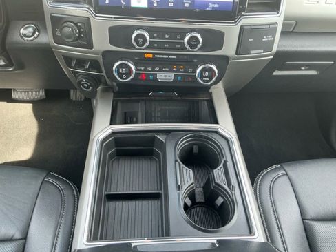 Used 2022 Ford F350 Lariat w/ Lariat Ultimate Package AWD/4WD image 20