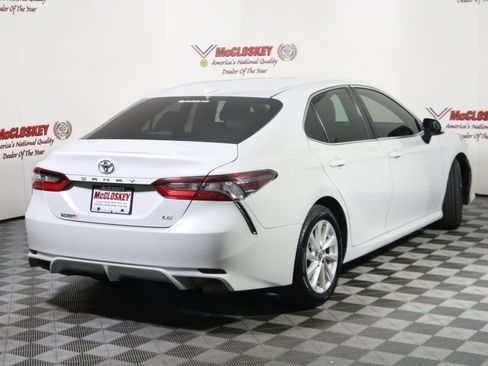 Used 2023 Toyota Camry LE image 5