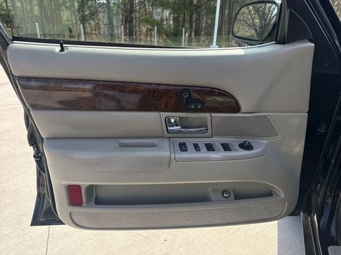 Used 2010 Mercury Grand Marquis LS image 17